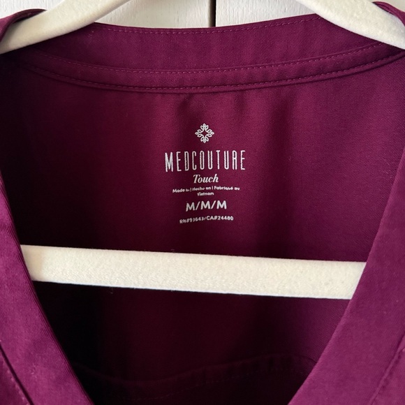 Med Couture Touch 1-Pocket STRETCH Tuck In V-Neck Scrub Top in Wine Burgundy - Picture 8 of 10